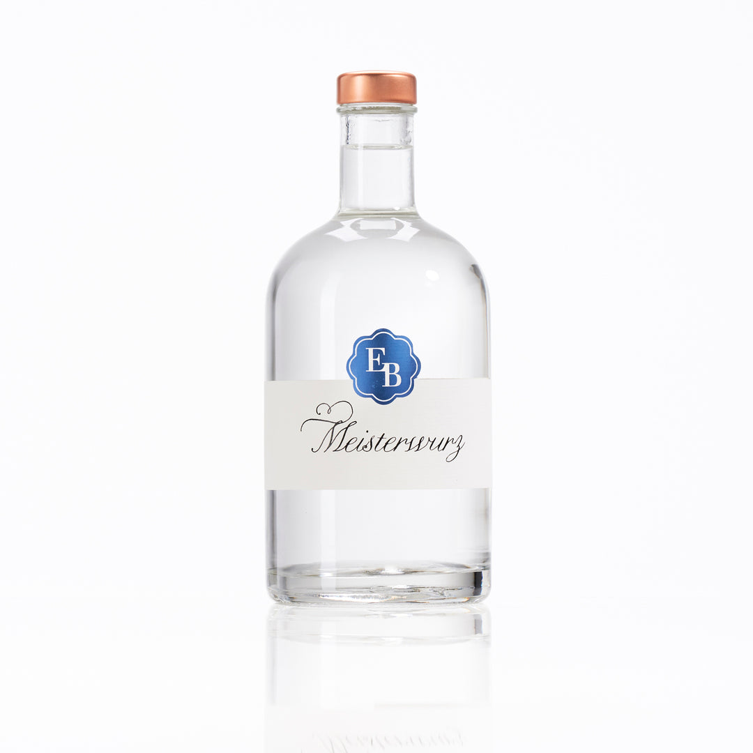 Flasche Meisterwurz Schnaps der Destillerie Brunner.
