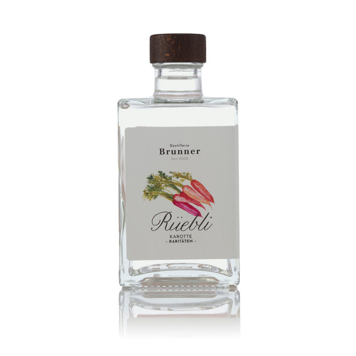 Flasche Rüebli Karottenschnaps der Destillerie Brunner.
