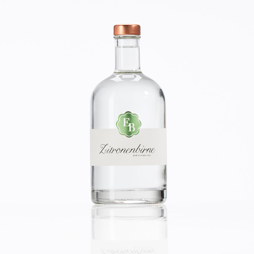 Flasche Zitronenbirne Schnaps der Destillerie Brunner.