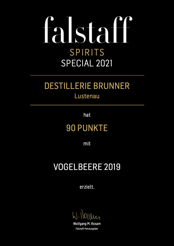 Prämierung Falstaff Spirits Trophy 2021 90 Punkte für die Vogelbeere der Destillerie Brunner.